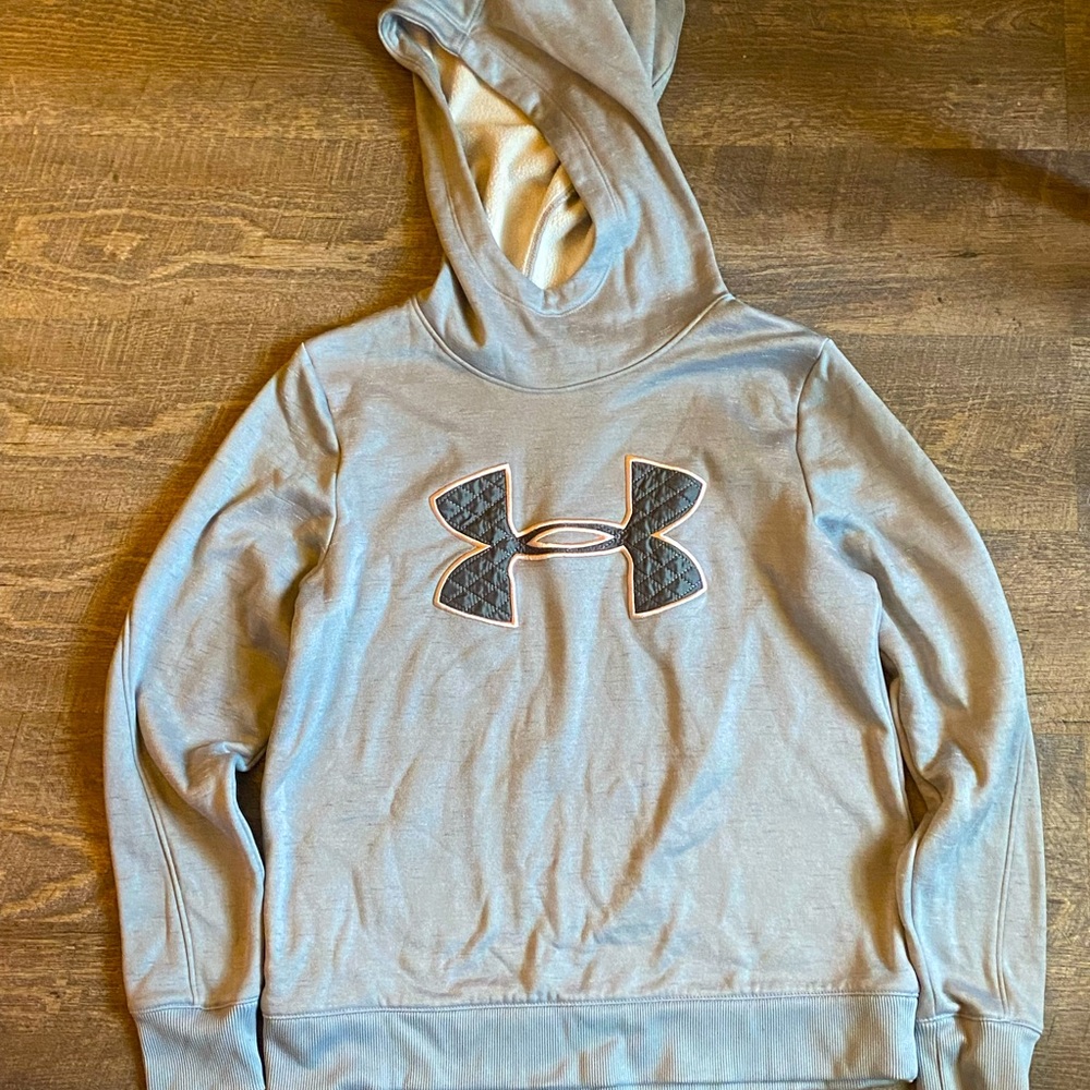 Small (S) Loose Fitted Hoodie - Under Armour Cold Gear